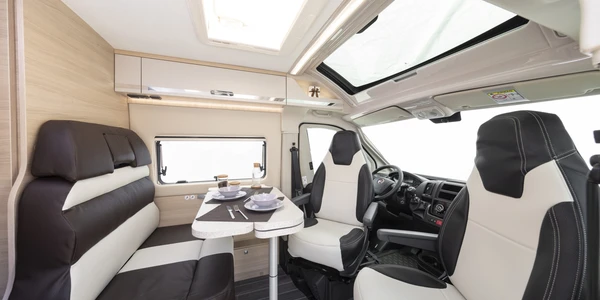 Caravansinternational__Kiros5-__Van-10-2048x1365