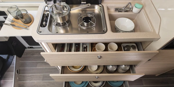 Caravansinternational__Kiros5-__Van-39-2048x1365