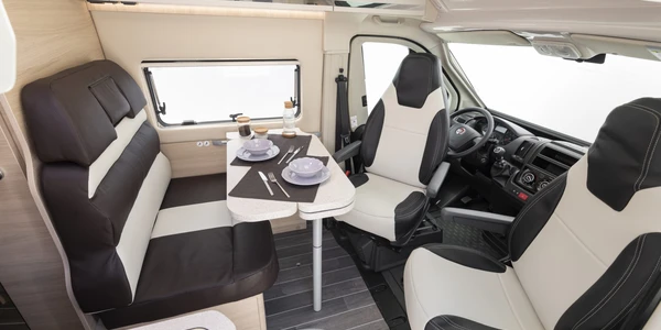 Caravansinternational__Kiros5-__Van-8-5-2048x1365