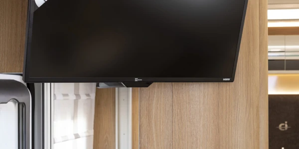 CI-Horon-85XT_camper_port_tv-scaled