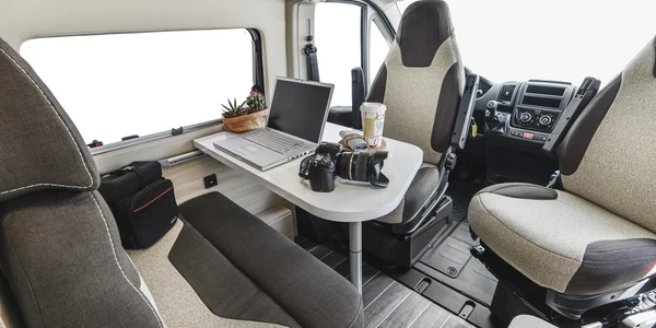 CI_vanKyros2_living-2048x1365