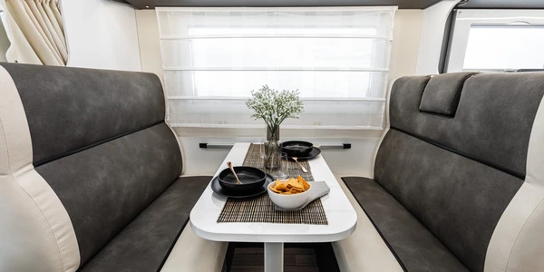 Mclouis-Glamys-322-011-2048x1365