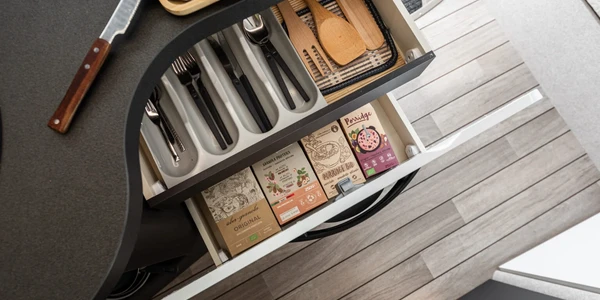 Mclouis-Glamys-322-046-1536x1024