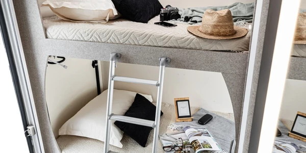 Mclouis-Glamys-322-060-1365x2048