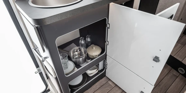 McLouis-Glamys-365-047-2048x1367