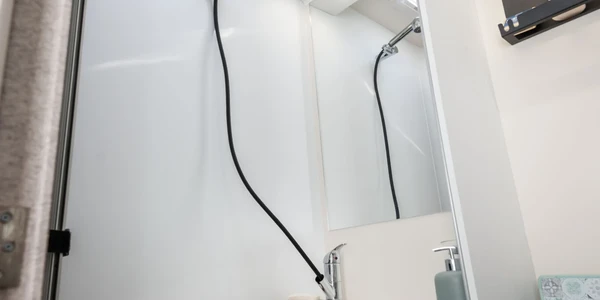 McLouis-Glamys-365-060-1367x2048