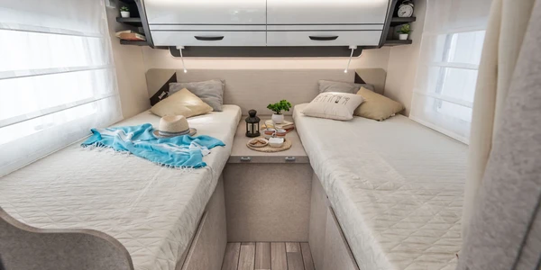 McLouis-Glamys-365-061-2048x1367