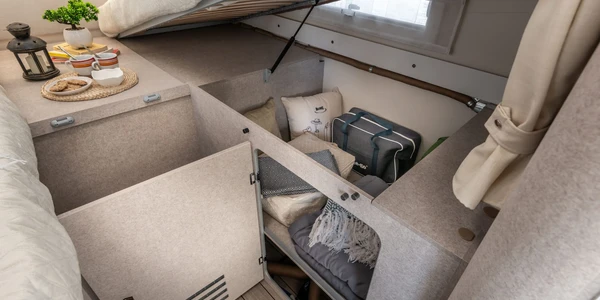 McLouis-Glamys-365-072-2048x1463