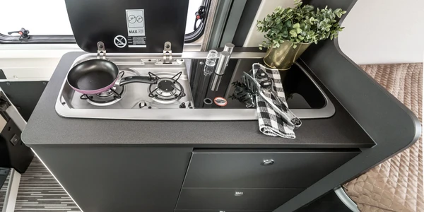 McLouis-Manfys-4-027-2048x1367