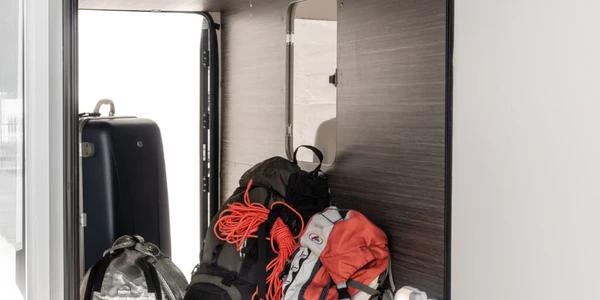 McLouis-MC4-865-003-1025x1536