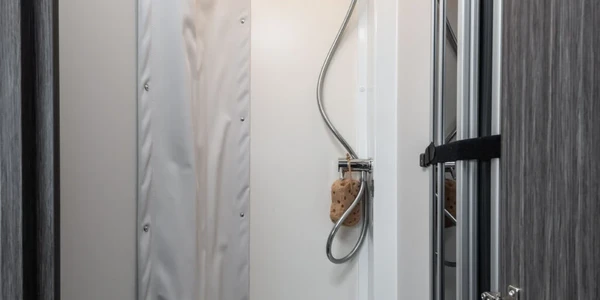 McLouis-MC4-865-093e-1025x1536