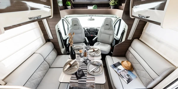 Mclouis-MC4-881-dinette-camper-2048x1365