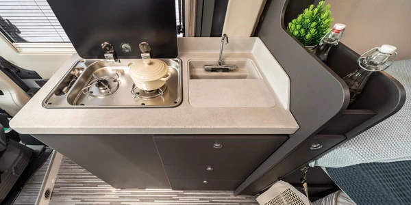 McLouis-Menfys-1-025-2048x1365