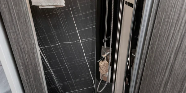 McLouis-Nevis-873-073-1025x1536