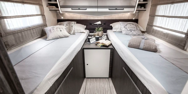 McLouis-Nevis-873-084-1536x1025