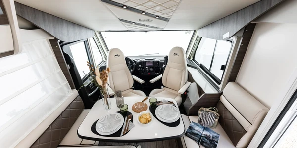 Mclouis-Nevis-879G-006-2048x1365