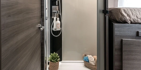 McLouis_MC4_870-069-scaled